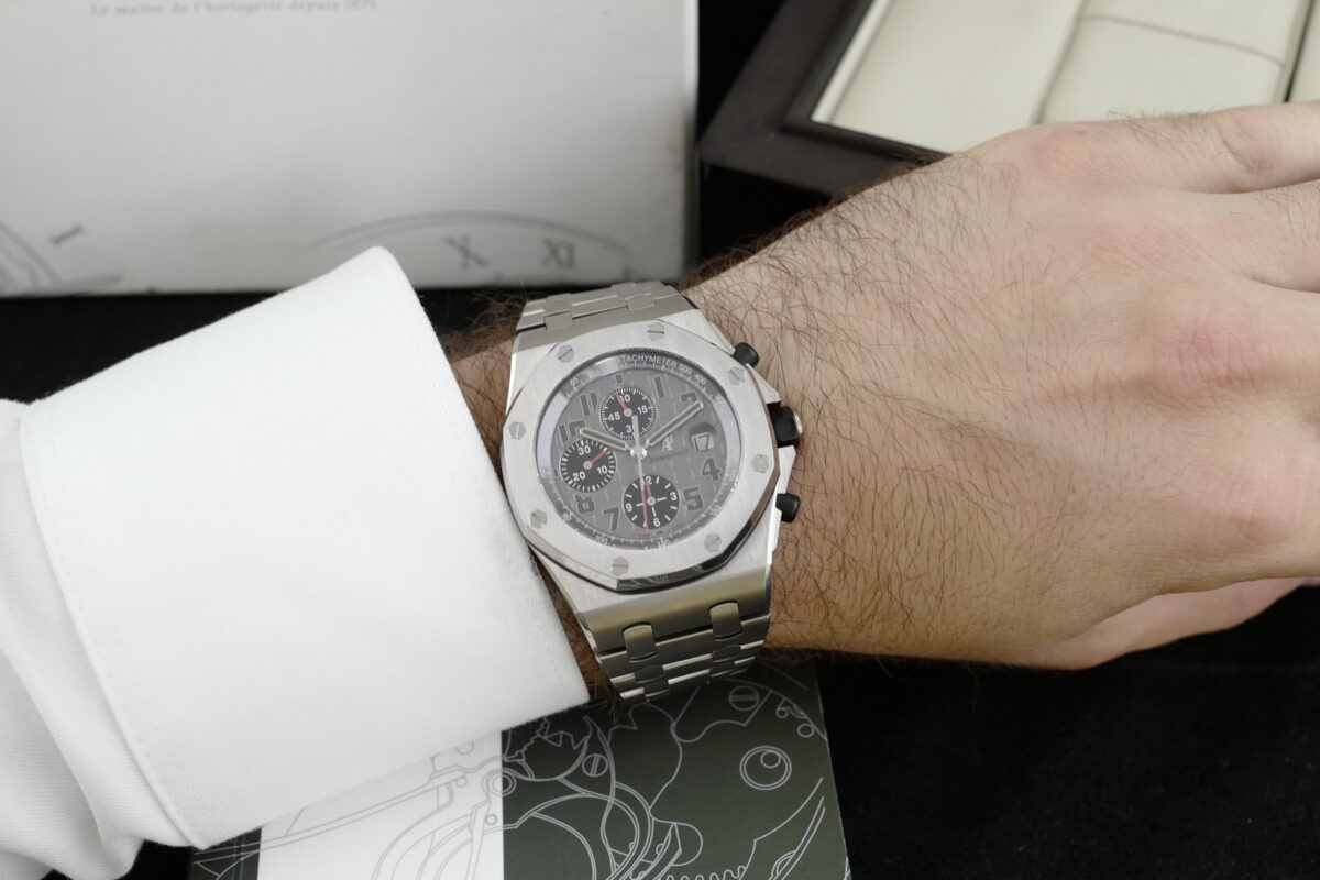 Audemars Piguet Royal Oak Offshore Chronograph, AP Box & Zertifikat, Titan, Top Zustand – Bild 2