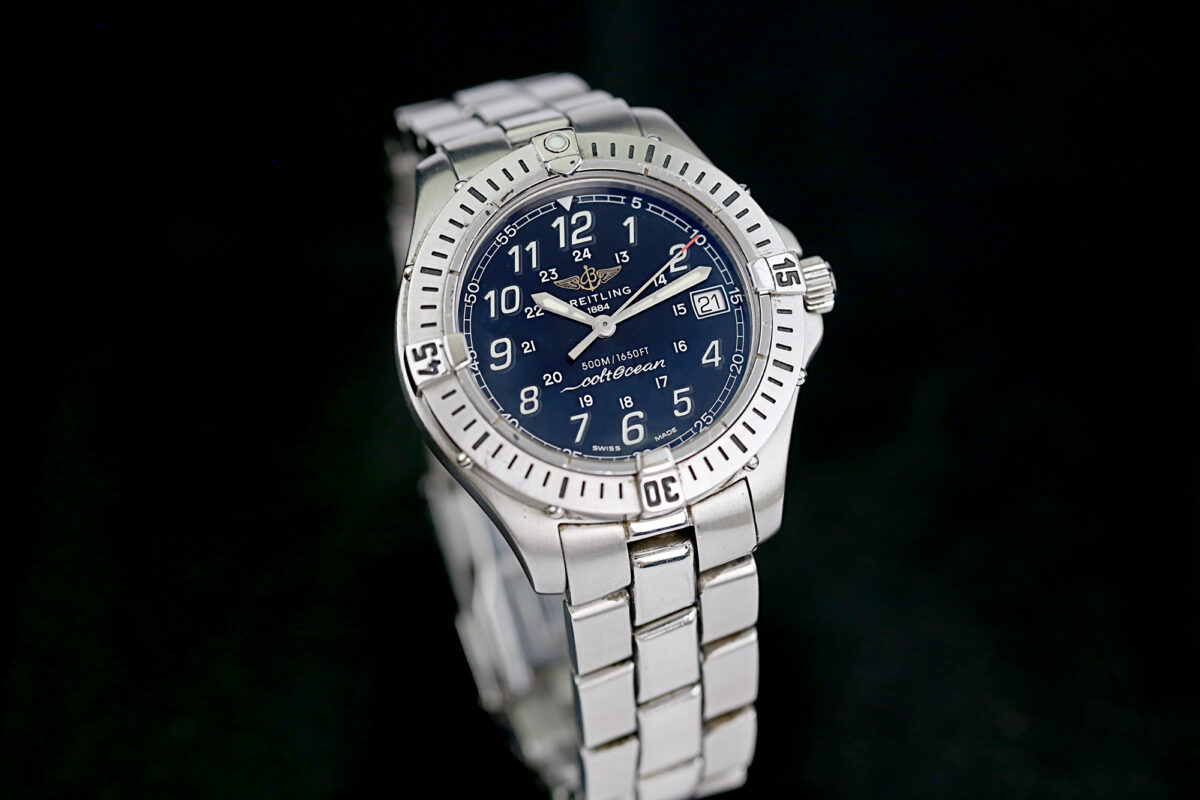 Breitling Colt Quartz Ocean, Ref: A64350, Schwarzes Blatt, Breitling Band + Faltschließe, Quarz