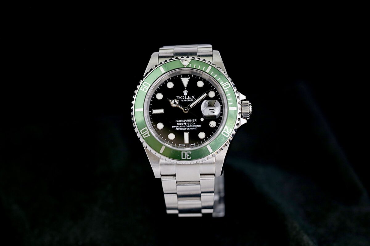 Rolex Submariner Date 16610LV Fullset Kermit Mk1 Flat 4 F Serie Flat four nice condition